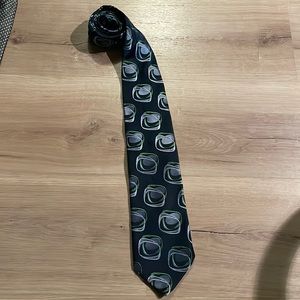 Kolte Tie.‎ Navy, Green, Silver. 100% Silk. Made in Italy.